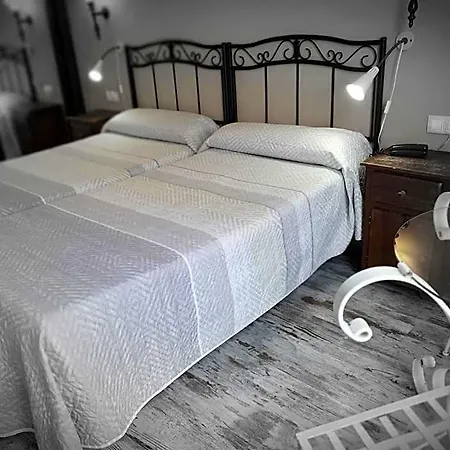 Hotel Acebos