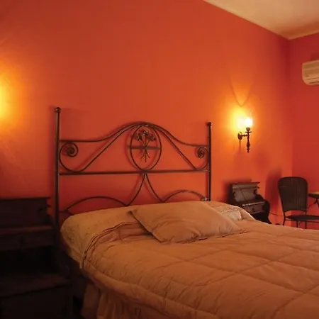 Acebos 3* أريونداس